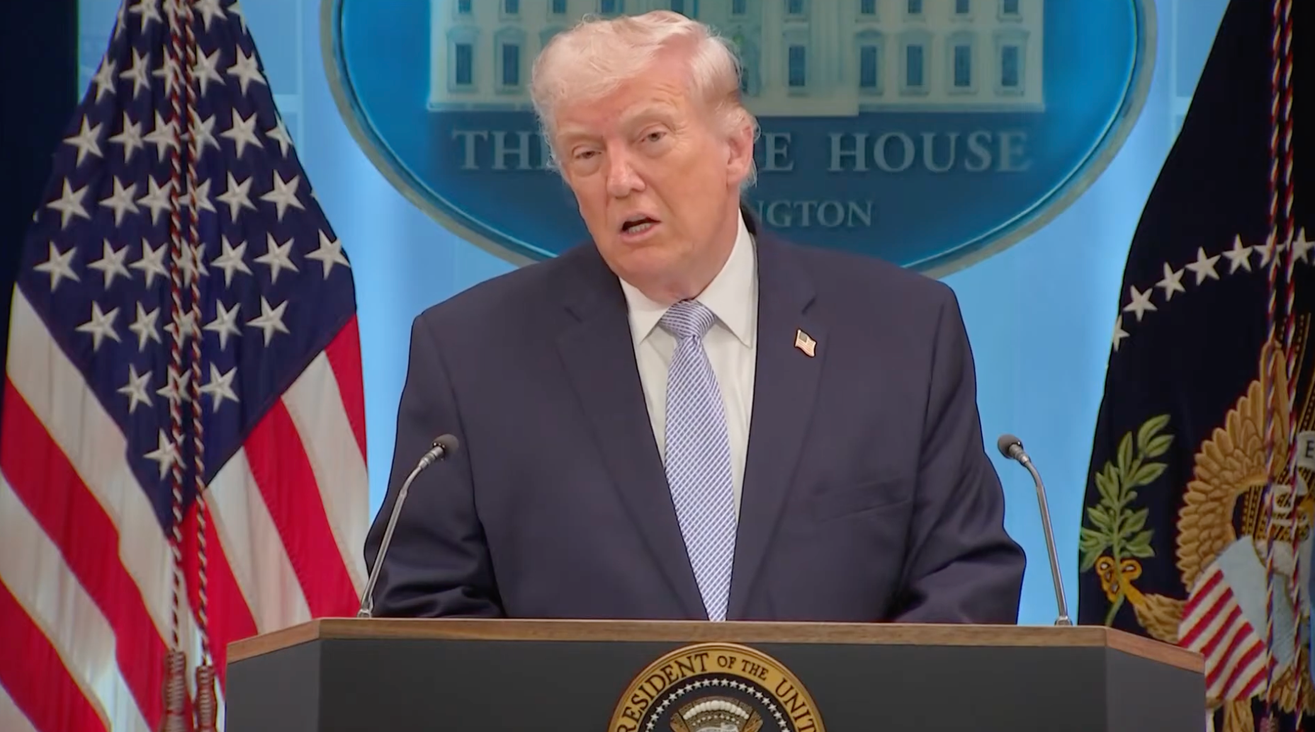 川普宣布与伊朗停火两周,油价暴跌,美股大涨